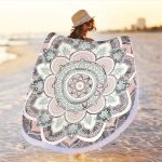 Tassels round beach towel (1)